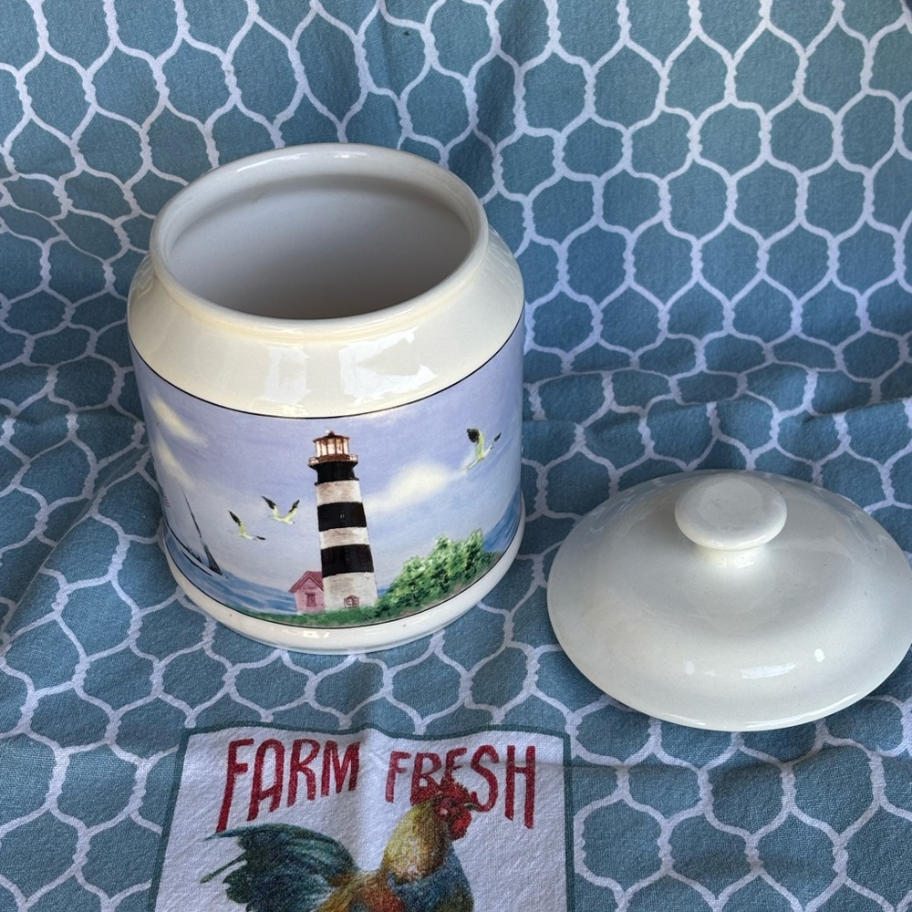 Thomson Pottery Lighthouse Ceramic Container with Lid - Picture 2 of 7